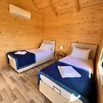 Karya Tree House Holiday home *