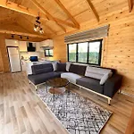 Karya Tree House Holiday home
