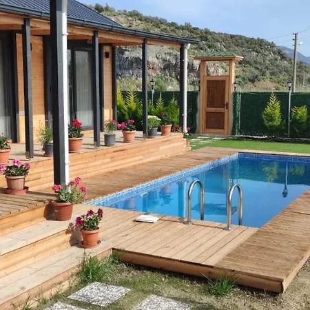 Дом отдыха Karya Tree House